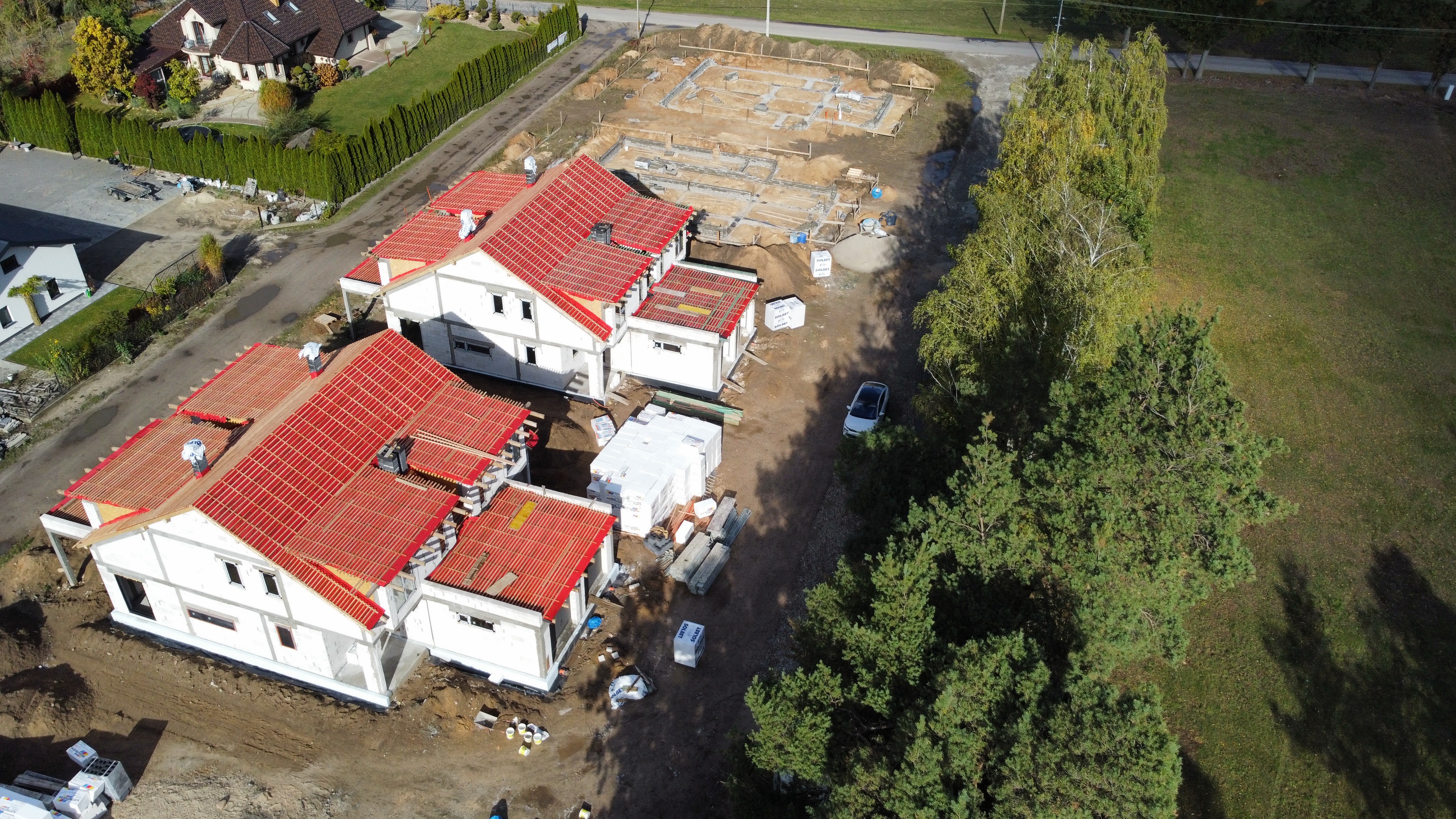 Budowa — widok ogólny z drona